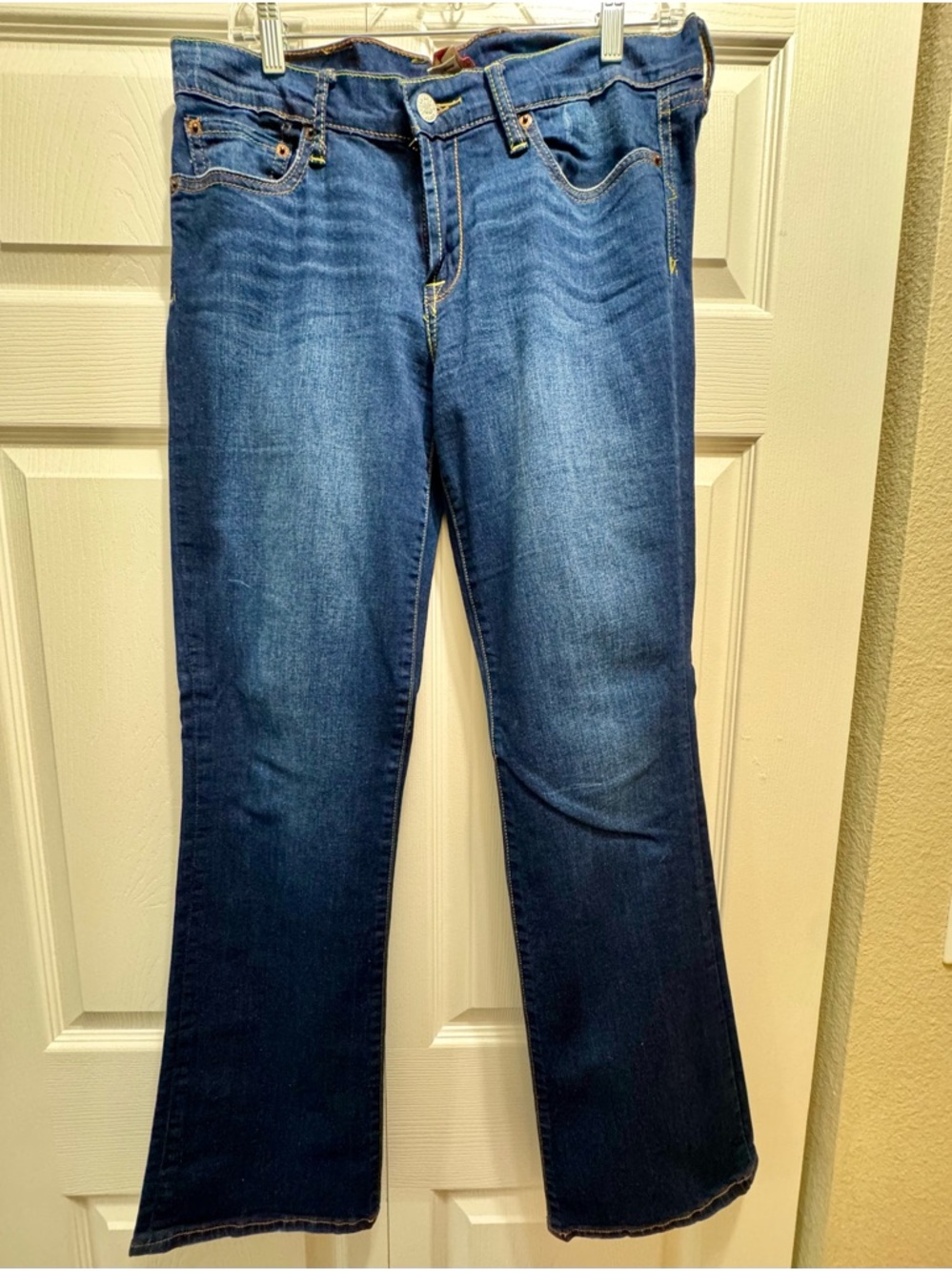 Lucky Brand Women’s Medium/Dark Blue Flared Jeans